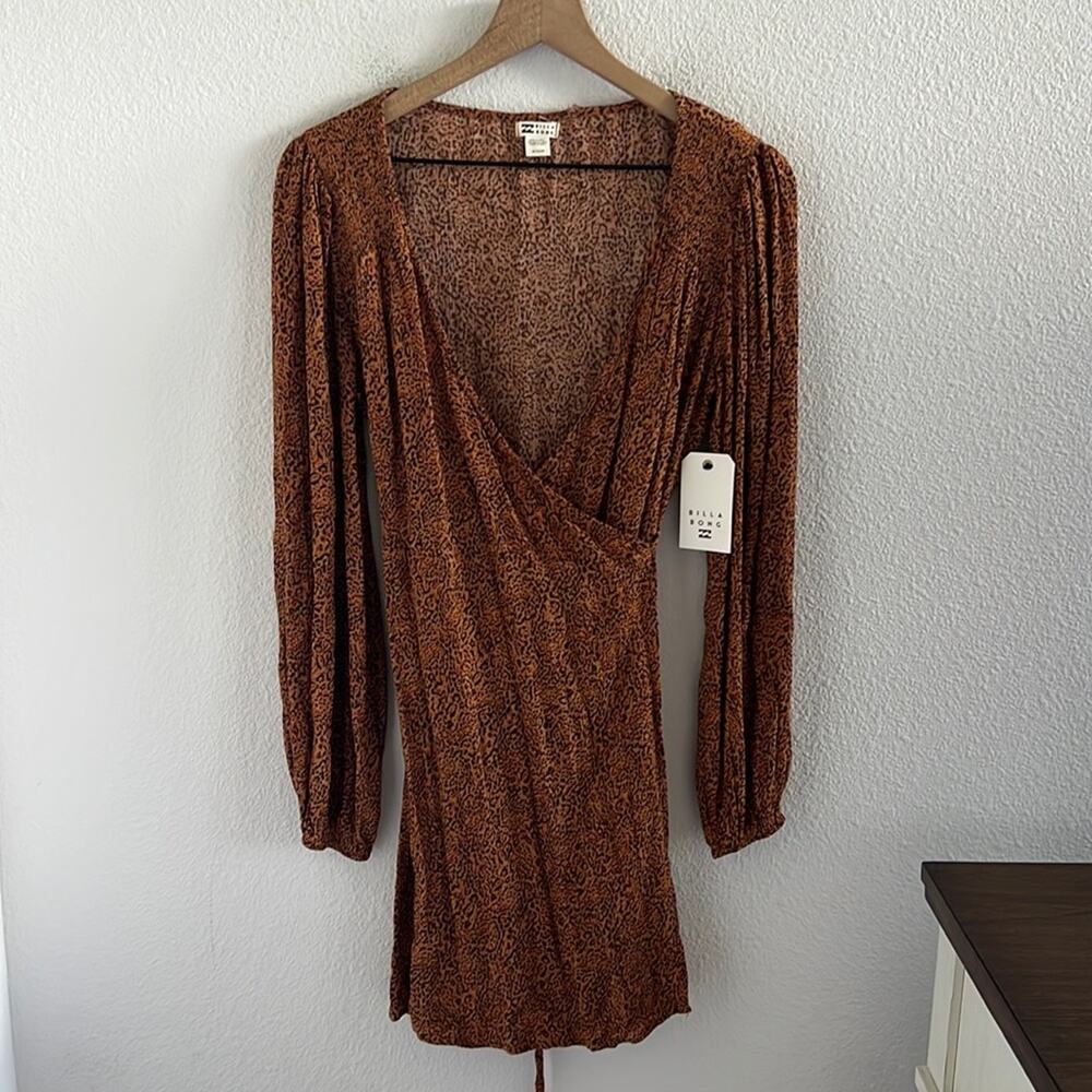 NWT Billabong Spring Romance Leopard Print Wrap Dress Long Sleeve Medium - Picture 1 of 10